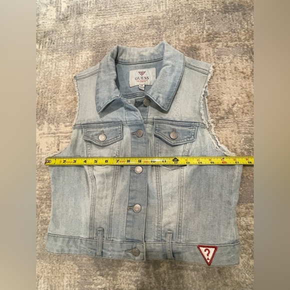 Guess Light Wash Blue Denim Sleeveless Jacket Vest Size L/P Distressed EUC Y2K - Picture 9 of 9
